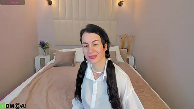 Snapshot of Stella_Leon chatting on 10/11/25, 01:06 Stella Leon online show from 10/11/25, 01:06