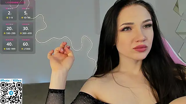 Helen Spark online show from 10/13/25, 02:02