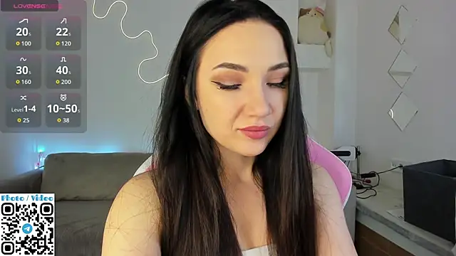 Helen Spark online show from 10/22/25, 02:00