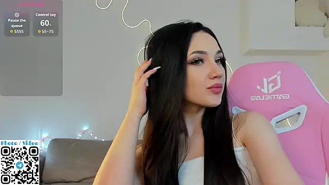 Helen Spark online show from 09/20/25, 02:05