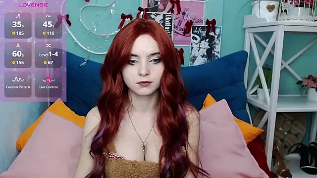 VivienneRo online show from 12/18/25, 05:45