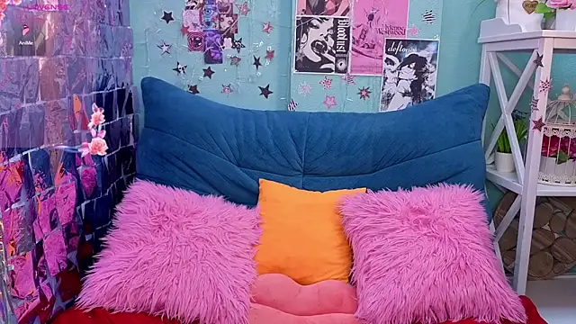 VivienneRo online show from 04/05/26, 04:52