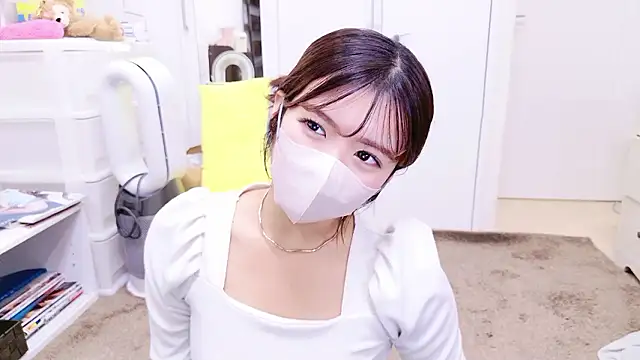 Snapshot of SatoYuri_jp chatting on 10/19/25, 11:02 SatoYuri jp online show from 10/19/25, 11:02