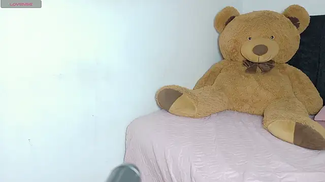 Snapshot of Natashaparker__ chatting on 11/22/25, 07:57 Natashaparker online show from 11/22/25, 07:57