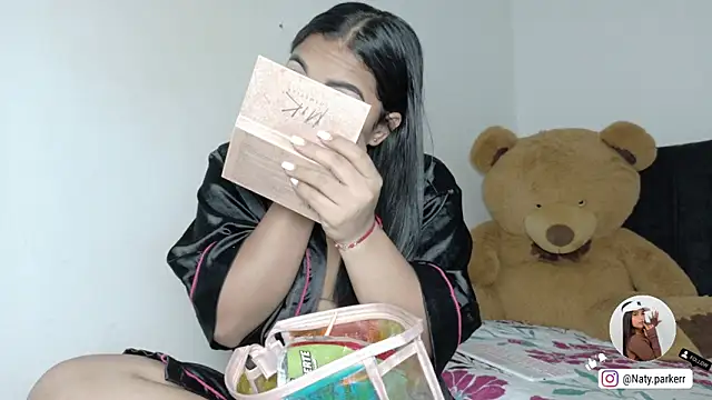 Natashaparker   online show from 04/16/26, 09:04