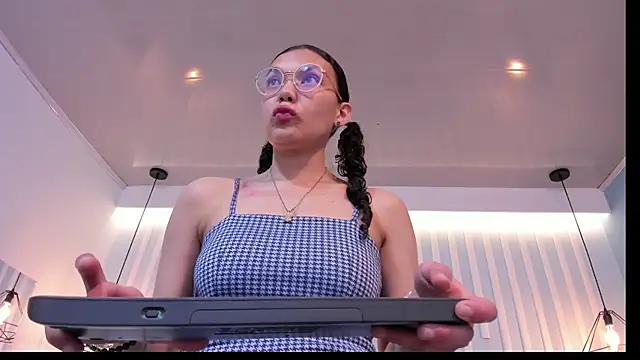 SweetStarr  online show from 11/06/25, 12:31