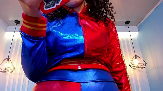 SweetStarr  online show from 10/31/25, 12:24