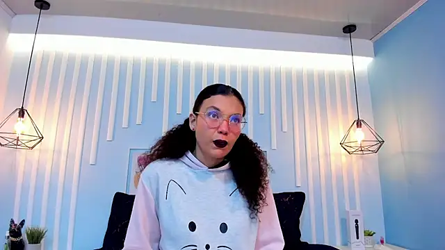 SweetStarr  online show from 10/28/25, 12:15