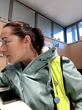 bichota85 online show from 11/10/25, 11:04