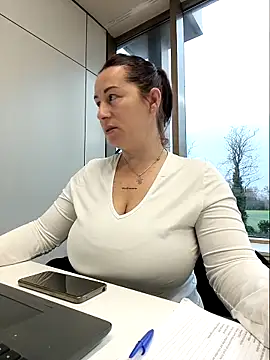 bichota85 online show from 12/23/25, 09:08