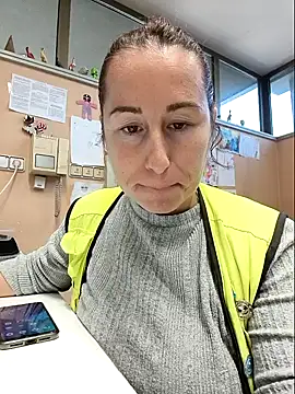 bichota85 online show from 11/18/25, 11:24