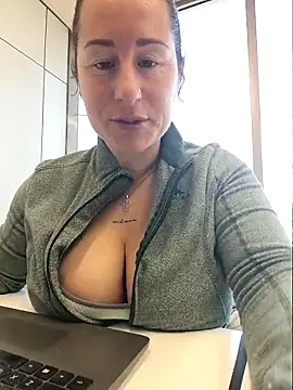 bichota85 online show from 02/23/26, 10:49