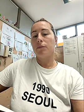 bichota85 online show from 10/14/25, 11:00