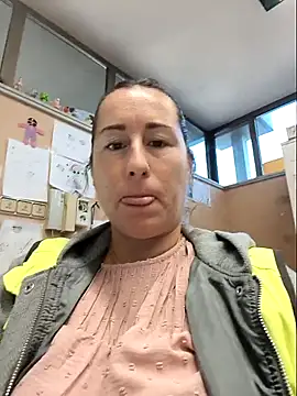 bichota85 online show from 10/30/25, 11:19