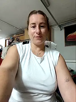 bichota85 online show from 10/13/25, 07:26