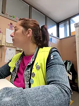 bichota85 online show from 10/24/25, 10:25