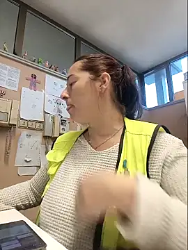 bichota85 online show from 11/26/25, 11:32