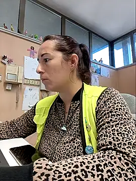 bichota85 online show from 11/04/25, 10:52