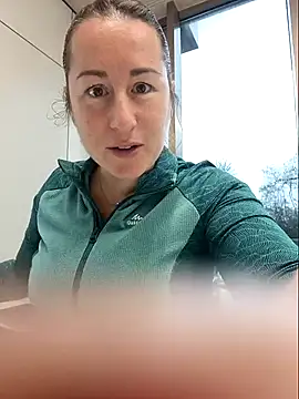 bichota85 online show from 12/15/25, 09:04