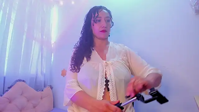 sharlot montalvo  online show from 11/06/25, 03:05