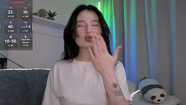  Lua   online show from 04/21/26, 08:15