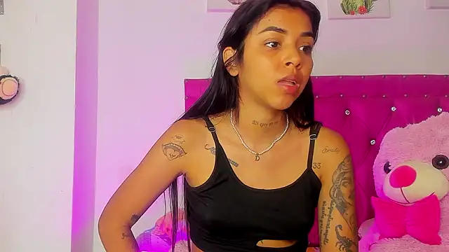 Snapshot of dahiiangomezz chatting on 02/17/26, 09:12 dahiiangomezz online show from 02/17/26, 09:12