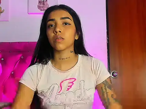 Snapshot of dahiiangomezz chatting on 09/24/25, 07:59 dahiiangomezz online show from 09/24/25, 07:59