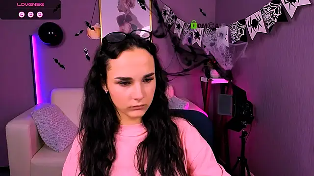 ariana ross7 online show from 10/25/25, 07:14