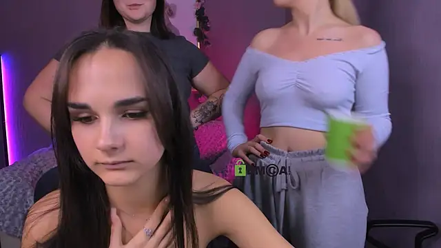 ariana ross7 online show from 10/03/25, 10:22