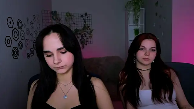 ariana ross7 online show from 04/21/26, 09:49