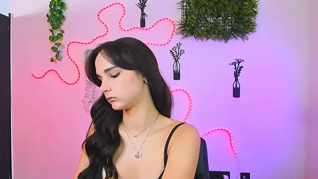 Snapshot of ariana_ross7 chatting on 07/16/26, 07:22 ariana ross7 online show from 07/16/26, 07:22