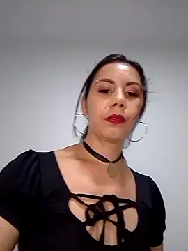 Snapshot of vixen_velvett1 chatting on 10/01/25, 06:29 vixen velvett1 online show from 10/01/25, 06:29