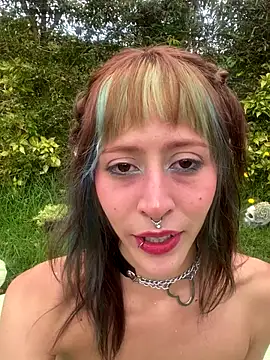 Snapshot of Nymphel1Moth chatting on 09/29/25, 03:39 Nymphel1Moth online show from 09/29/25, 03:39