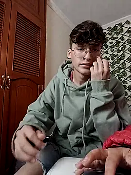 Snapshot of bellmontneon chatting on 11/13/25, 11:58 bellmontneon online show from 11/13/25, 11:58