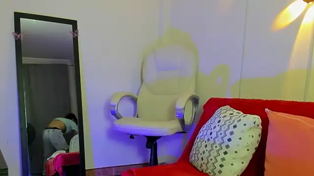 Snapshot of bellmontneon chatting on 09/26/25, 11:06 bellmontneon online show from 09/26/25, 11:06