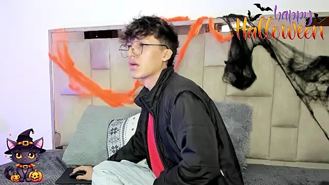 Snapshot of bellmontneon chatting on 10/24/25, 11:31 bellmontneon online show from 10/24/25, 11:31