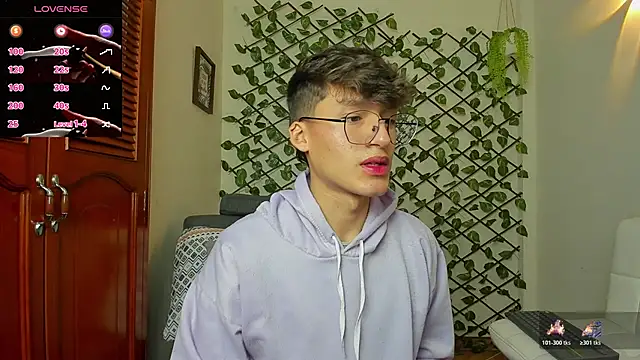 Snapshot of bellmontneon chatting on 11/14/25, 11:25 bellmontneon online show from 11/14/25, 11:25