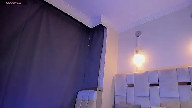 Snapshot of bellmontneon chatting on 09/28/25, 07:32 bellmontneon online show from 09/28/25, 07:32