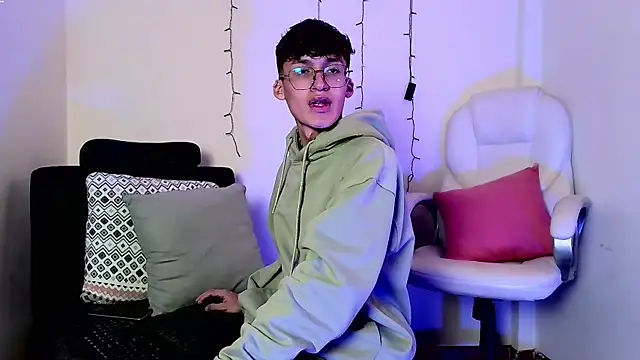 Snapshot of bellmontneon chatting on 11/03/25, 11:25 bellmontneon online show from 11/03/25, 11:25