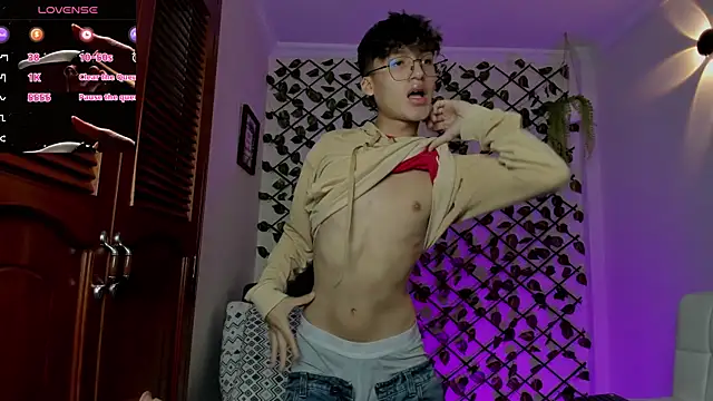 Snapshot of bellmontneon chatting on 12/18/25, 11:25 bellmontneon online show from 12/18/25, 11:25