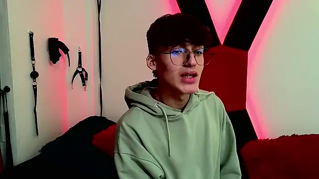 Snapshot of bellmontneon chatting on 11/11/25, 11:16 bellmontneon online show from 11/11/25, 11:16