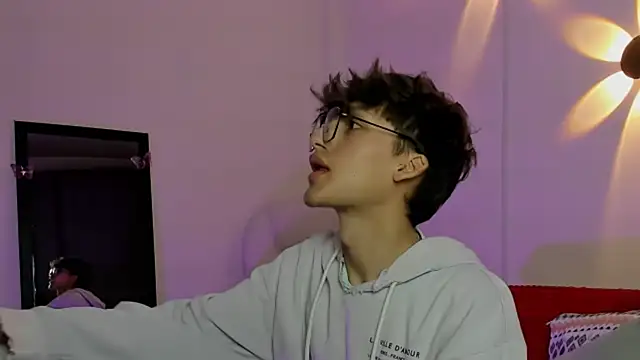 Snapshot of bellmontneon chatting on 09/24/25, 11:06 bellmontneon online show from 09/24/25, 11:06