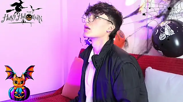 Snapshot of bellmontneon chatting on 10/17/25, 11:23 bellmontneon online show from 10/17/25, 11:23