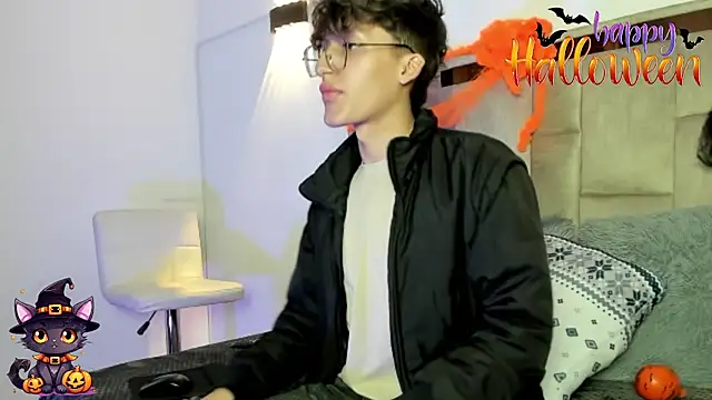 Snapshot of bellmontneon chatting on 10/27/25, 11:44 bellmontneon online show from 10/27/25, 11:44