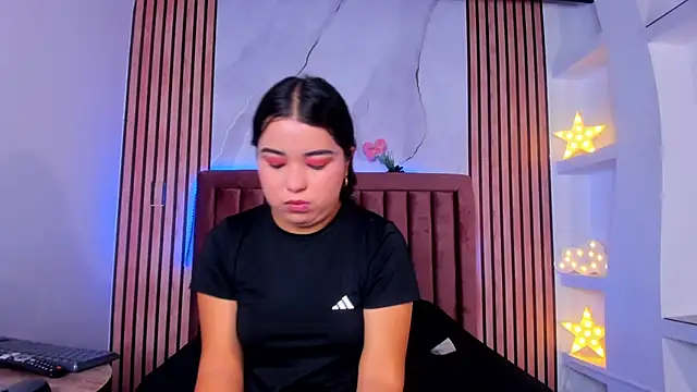 LunaWiill  online show from 10/21/25, 12:15