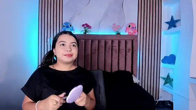 LunaWiill  online show from 11/24/25, 12:05