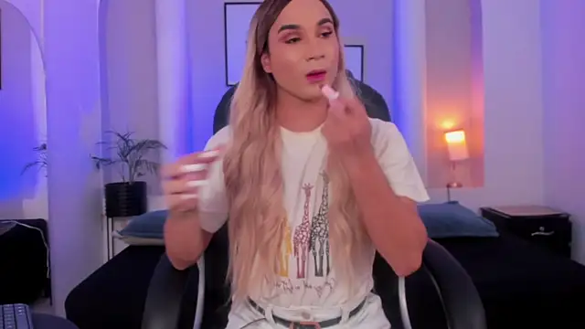 Snapshot of Juanita__acosta1 chatting on 01/17/26, 05:44 Juanita acosta1 online show from 01/17/26, 05:44