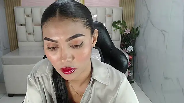 lissandra s online show from 11/20/25, 08:09