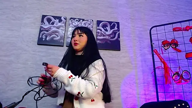 Snapshot of Daphnee-x chatting on 12/16/25, 12:09 Daphnee-x online show from 12/16/25, 12:09