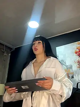 Snapshot of Daphnee-x chatting on 09/29/25, 12:11 Daphnee-x online show from 09/29/25, 12:11